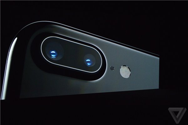 有争议也无防，iPhone 7/7 Plus依然是年度最佳手机