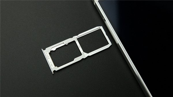 外媒评新款iPhone:继续价格抬高战略 单价更贵更赚钱 外媒评新款iPhone:继续价格抬高战略 单价更贵更赚钱