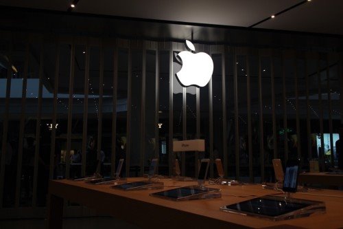 iPhone 8 3D玻璃机身确定:买买买已成定数 iPhone 8 3D玻璃机身确定:买买买已成定数