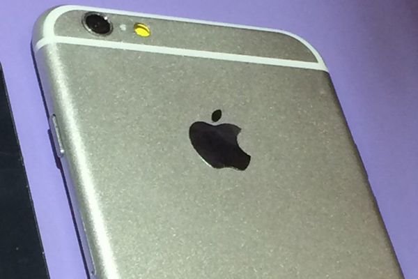 苹果新专利:让 iPad 磁性连接手柄变身游戏掌机 苹果新专利:让 iPad 磁性连接手柄变身游戏掌机