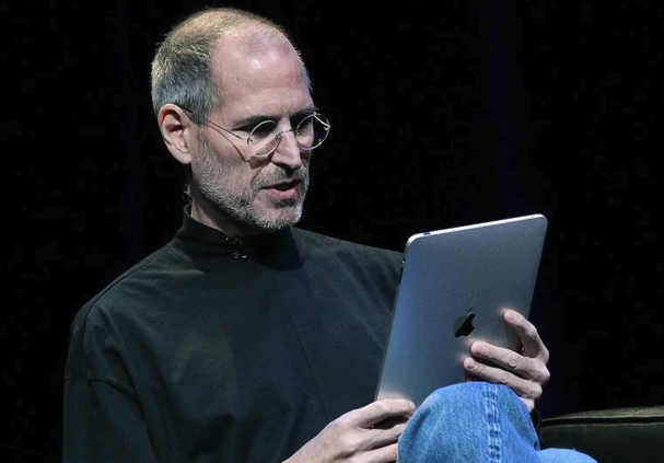 外国小伙一年退还51部iPhone:赚了4.3万 外国小伙一年退还51部iPhone:赚了4.3万