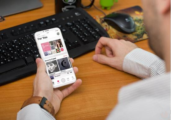 iPhone X也终于有了电池马甲 还支持无线充电 iPhone X也终于有了电池马甲 还支持无线充电