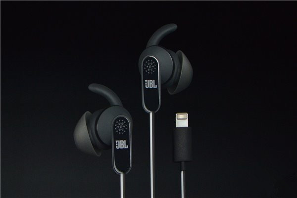 iPhone 8完全曝光：6900元、5.8寸OLED  果断存钱吧