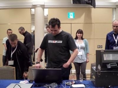 苹果在谷歌办公室附近挂出 iPhone 巨型宣传海报:隐私最重要 苹果在谷歌办公室附近挂出 iPhone 巨型宣传海报:隐私最重要