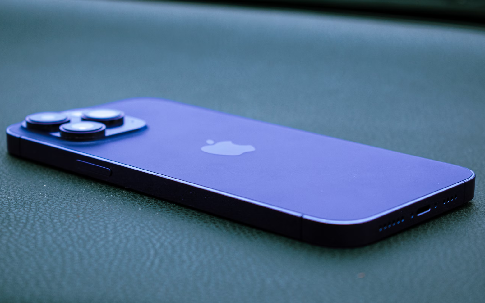 长时间低头玩手机会导致脊柱弯曲 长时间低头玩手机会导致脊柱弯曲