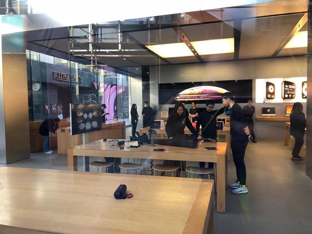 消息称苹果内部已测试 Thunderbolt 线缆,专为 iPhone 15 Pro 机型发布 消息称苹果内部已测试 Thunderbolt 线缆,专为 iPhone 15 Pro 机型发布