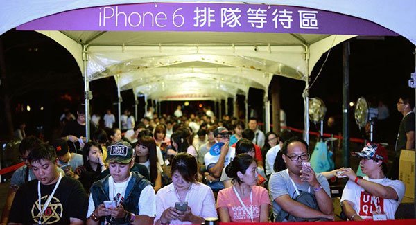 iPhone XS 外站拆解:单个L形电池是最大变化 iPhone XS 外站拆解:单个L形电池是最大变化