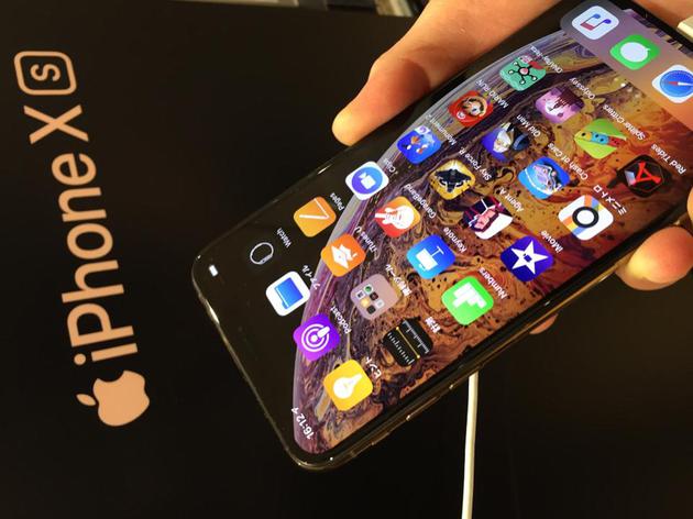 传闻苹果或再推三款 iPhone SE,搭载 A14 支持屏下指纹解锁 传闻苹果或再推三款 iPhone SE,搭载 A14 支持屏下指纹解锁