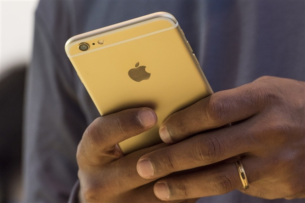 韩国消费者就iPhone速度变慢起诉苹果CEO 韩国消费者就iPhone速度变慢起诉苹果CEO