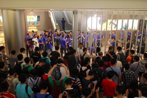 苹果精织斜纹 iPhone 保护壳遭吐槽:看上去廉价且容易划伤 苹果精织斜纹 iPhone 保护壳遭吐槽:看上去廉价且容易划伤