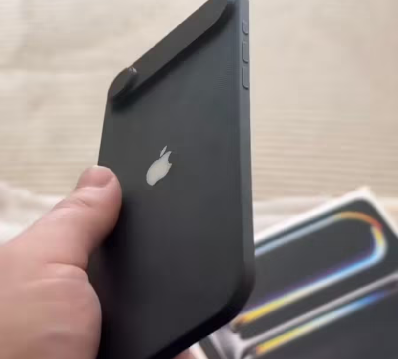 苹果新款 13 英寸 MacBook Pro 原计划与 Air 一同发布,但现已延迟 苹果新款 13 英寸 MacBook Pro 原计划与 Air 一同发布,但现已延迟