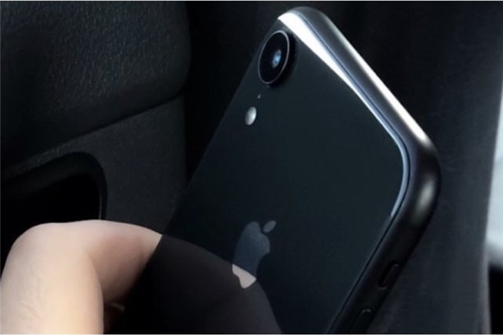 疑似iPhone Xs包装盒曝光:有64GB/256GB版本 疑似iPhone Xs包装盒曝光:有64GB/256GB版本