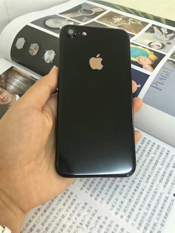 华强北爆改:iPhone 6改亮黑iPhone 7只要百十块 华强北爆改:iPhone 6改亮黑iPhone 7只要百十块