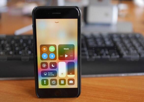 最新iPhone概念设计:4英寸小屏手机再起风波 最新iPhone概念设计:4英寸小屏手机再起风波