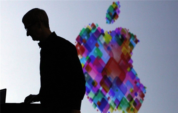 M1 iMac 将 3.5mm 耳机插孔移到侧边框上 M1 iMac 将 3.5mm 耳机插孔移到侧边框上