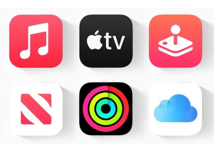 评论员将微软平板当作iPad支架 评论员将微软平板当作iPad支架