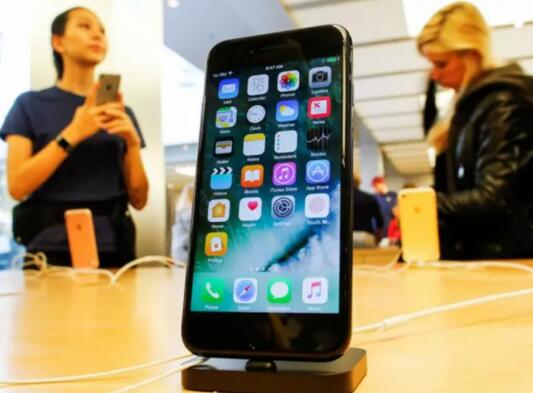 三星Galaxy S6和苹果iPhone6对比欣赏 三星Galaxy S6和苹果iPhone6对比欣赏