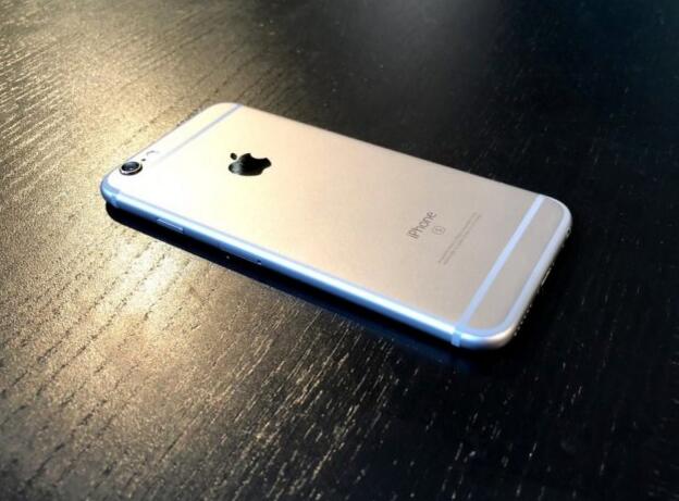 苹果 AirPods 2 已开始发货,iOS 12.2 正式版马上就来 苹果 AirPods 2 已开始发货,iOS 12.2 正式版马上就来